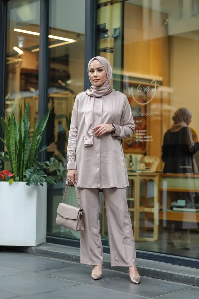 Modern Minimalist City Spring Hijab Outfit